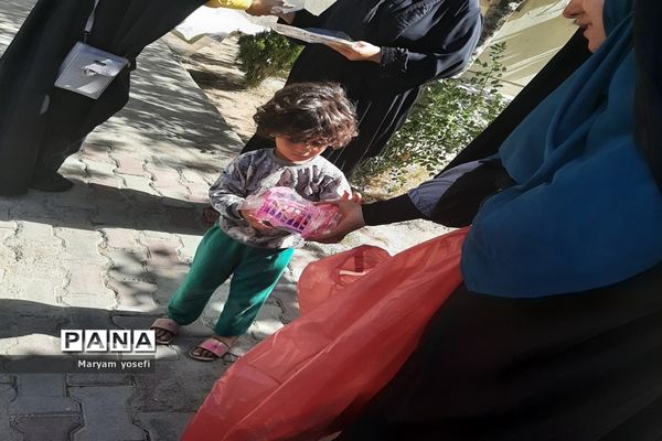 جشن همدلی و کمک به کودکان کار در شهرستان قرچک