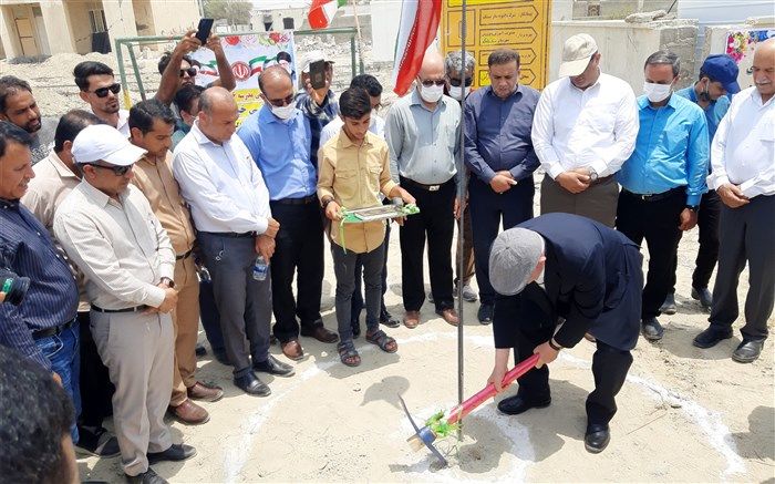 کلنگ احداث مدرسه ابتدایی در روستای زلزله‌زده سایه‌خوش زده‌شد