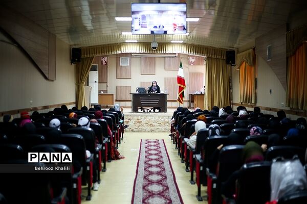 برگزاری دوره دو روزه آموزش خبرنگاری برای دانش‌‌آموزان دختر عشایر در بیست و یکمین اردوی کشوری