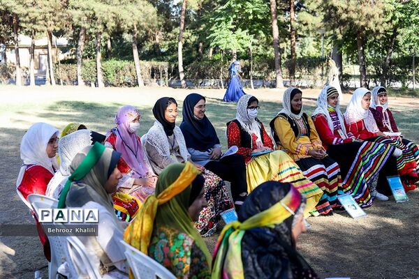برگزاری کلاس‌ها و دوره‌های آموزشی ویژه دانش‌آموزان عشایر کشور در اردوگاه ثامن الحجج مشهد مقدس