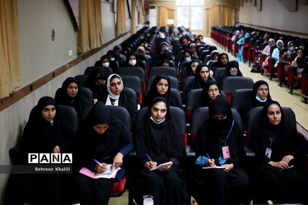 برگزاری کلاس‌ها و دوره‌های آموزشی ویژه دانش‌آموزان عشایر کشور در اردوگاه ثامن الحجج مشهد مقدس