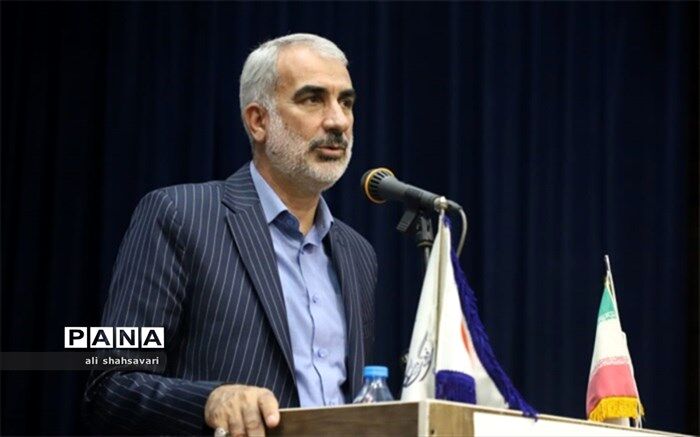 معلمان با تربیت آینده‌سازان ایران برای استقلال کشور نقش آفرینی می کنند