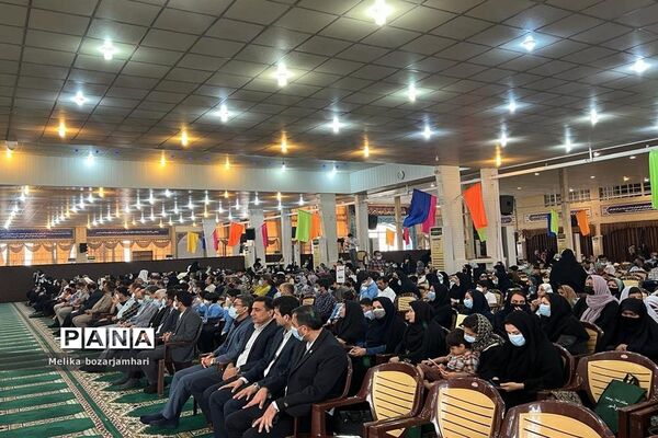 جشن بزرگ دانش آموزان طلایه دار غدیر در بوشهر