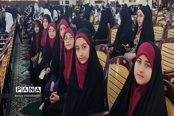 جشن بزرگ دانش آموزان طلایه دار غدیر در بوشهر