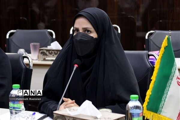 نشست هم‌اندیشی دانش‌آموزان تراز انقلاب اسلامی استان بوشهر