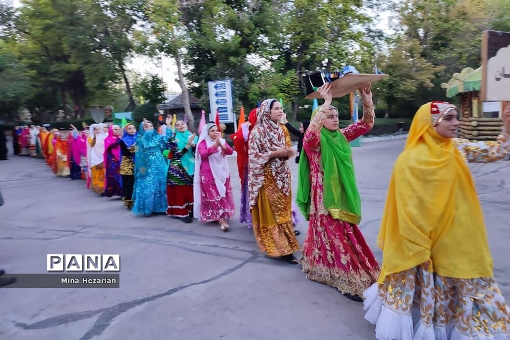 حضور دانش‌آموزان دختر عشایر خوزستان در اردوی دانش‌آموزان عشایر کشور