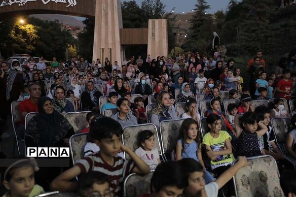 استقبال شهروندان کرجی از نمایش «آش سنگ»