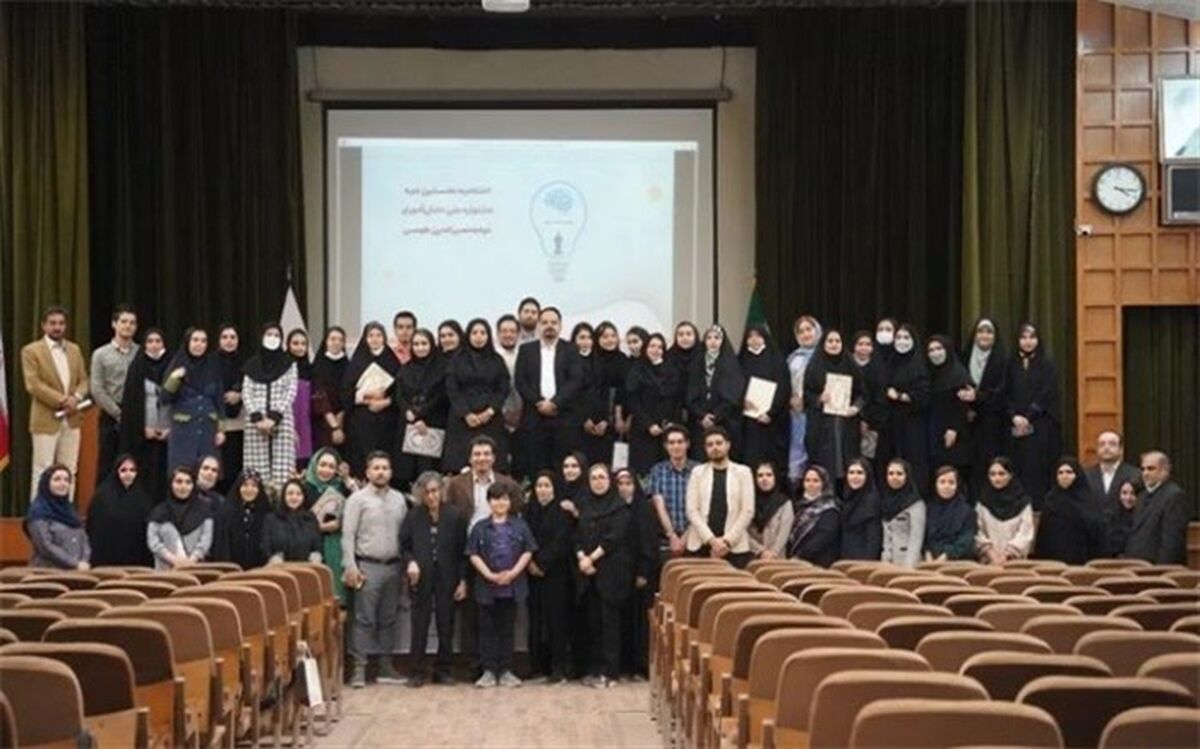 یادگیری فقط تئوری خواندن نیست، بلکه تحقیق و پژوهش نیز لازمه آن است