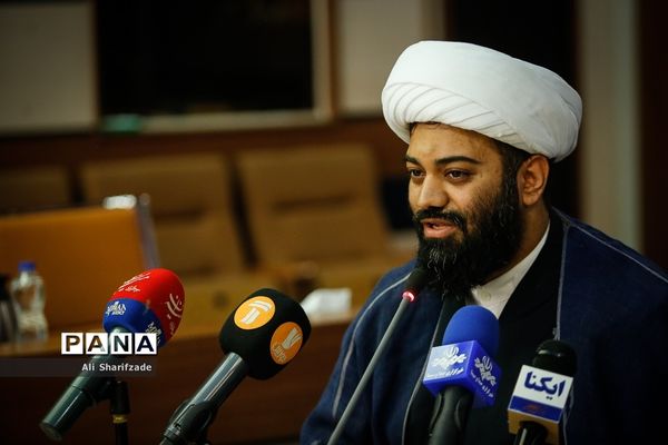 نشست خبری تشریح برنامه‌های بیستمین رویداد عطر سیب