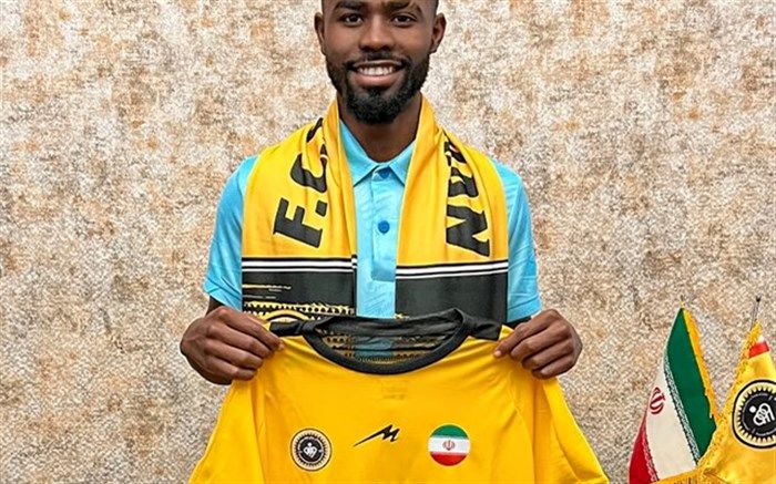 هافبک تیم سیدنی استرالیا به سپاهان پیوست