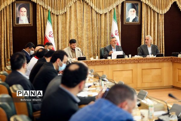 جلسه بررسی طرح‌های توسعه‌ای شهرهای آبادان و خرمشهر