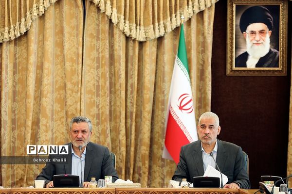 جلسه بررسی طرح‌های توسعه‌ای شهرهای آبادان و خرمشهر