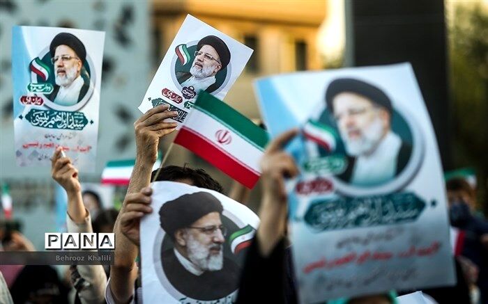 دیپلماسی دولت می‌تواند به رفع تحریم‌ها، بهبود اقتصاد و ایجاد روابط مستحکم و درازمدت در منطقه کمک کند