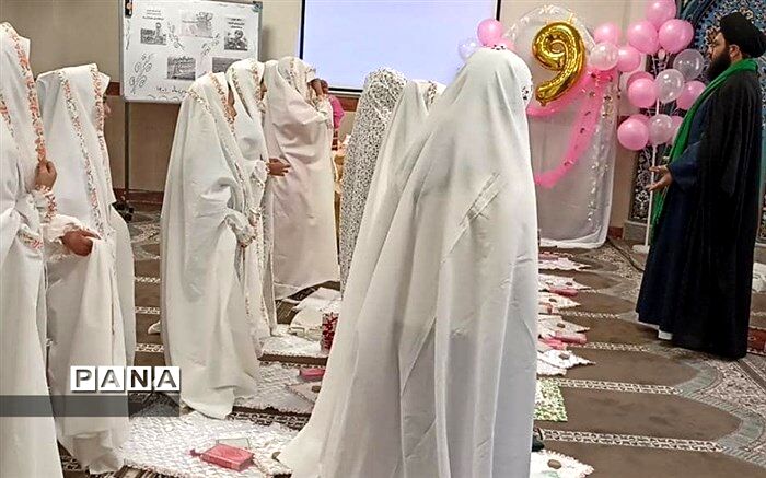 جشن تکلیف ۳۰۰ فرشته از خانواده کمیته امداد استان تهران برگزار شد