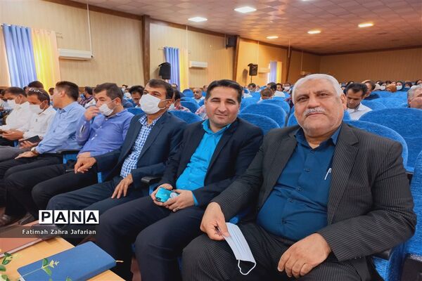 مراسم تجلیل از تلاشگران ماندگار ۳ در آموزش و پرورش امیدیه