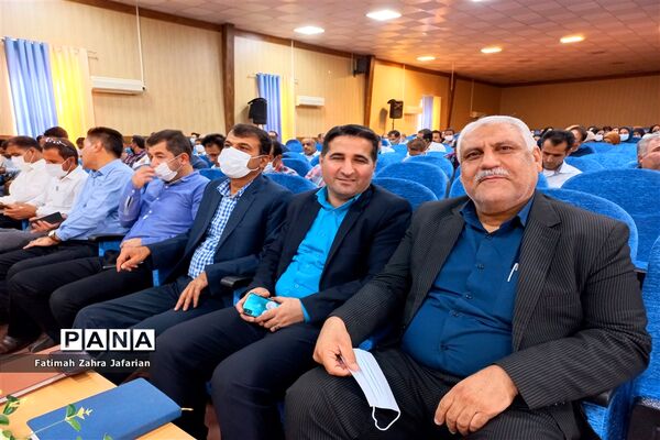 مراسم تجلیل از تلاشگران ماندگار ۳ در آموزش و پرورش امیدیه