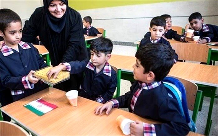 برای تدریس باید تعامل دو طرفه بین دانش‌آموزان و معلم برقرار باشد