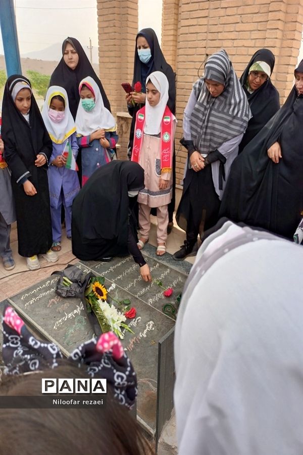 گلباران مزار شهدای مرصاد در پاکدشت