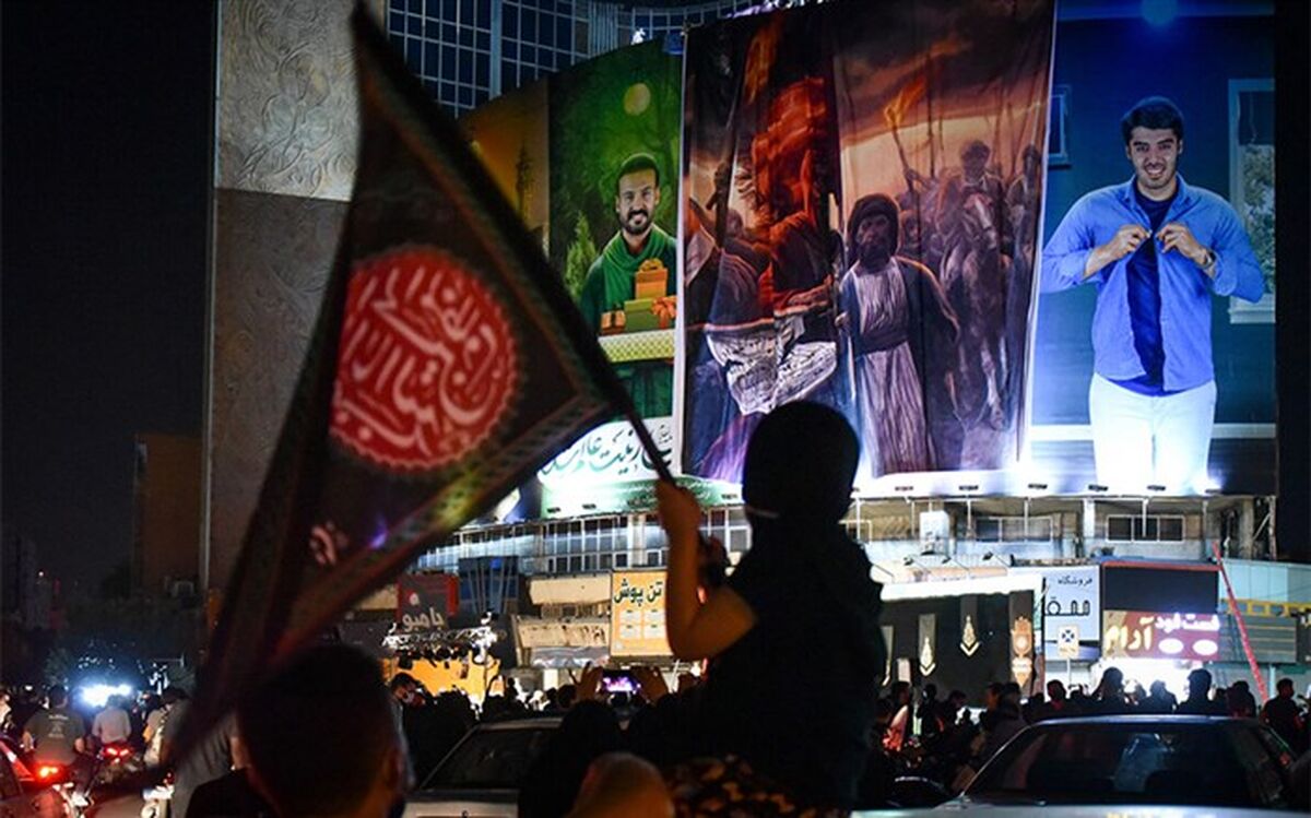دیوارنگاره میدان ولیعصر (عج) رنگ و بوی محرم می‌گیرد