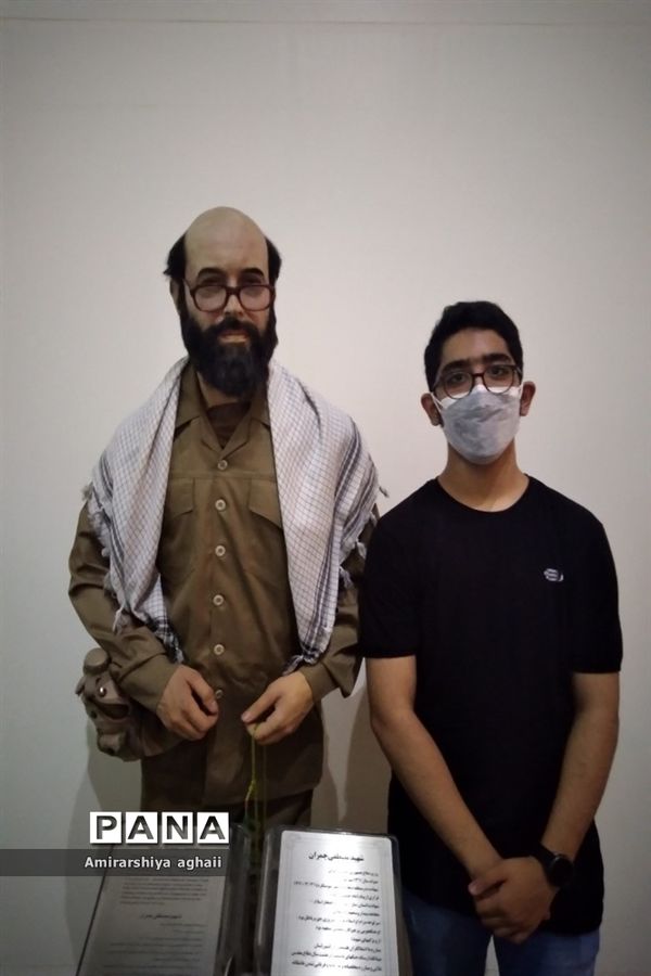 بازدید دانش‌آموزان منطقه ۱۳ در سالروز عملیات افتخار آفرین مرصاد از موزه ملی دفاع مقدس