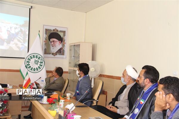 نشست هم‌اندیشی مدیران سازمان دانش‌آموزی با مدیرکل آموزش و پرورش خراسان شمالی