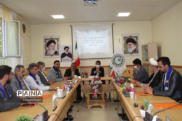 نشست هم‌اندیشی مدیران سازمان دانش‌آموزی با مدیرکل آموزش و پرورش خراسان شمالی