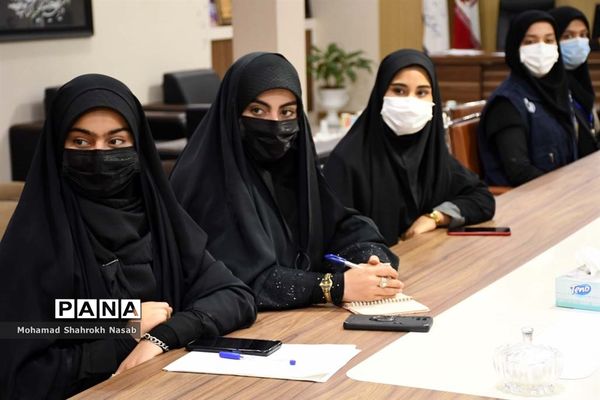 دیدار نمایندگان دهمین دوره مجلس دانش‌آموزی با مدیرکل آموزش و پرورش خوزستان