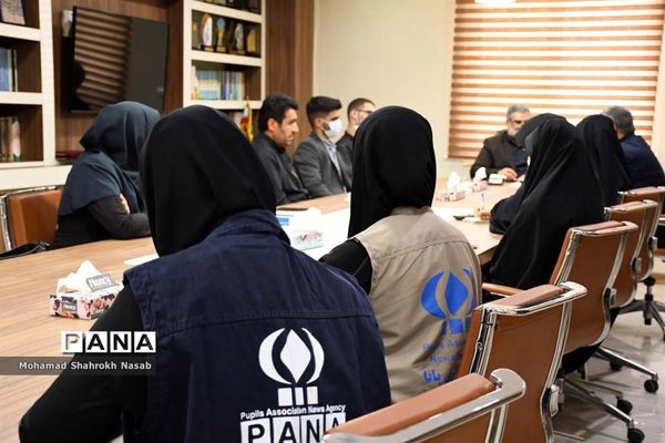 دیدار نمایندگان دهمین دوره مجلس دانش‌آموزی با مدیرکل آموزش و پرورش خوزستان