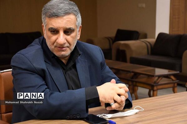 دیدار نمایندگان دهمین دوره مجلس دانش‌آموزی با مدیرکل آموزش و پرورش خوزستان