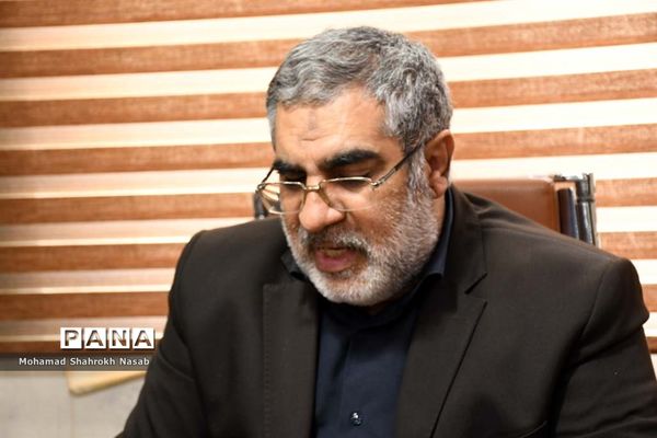 دیدار نمایندگان دهمین دوره مجلس دانش‌آموزی با مدیرکل آموزش و پرورش خوزستان