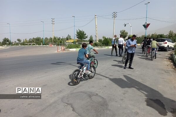 همایش دوچرخه‌سواری در شهر آبسرد دماوند
