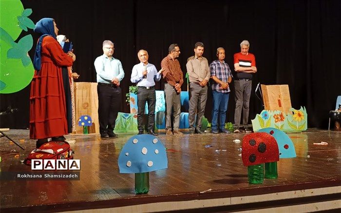 اجرای نمایش شاد و موزیکال توسط کودکان و نوجوانان در شهرستان امیدیه