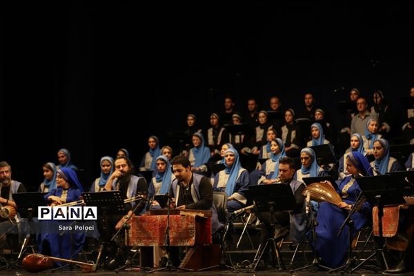 کنسرت گروه موسیقی تلفیقی «هوران»