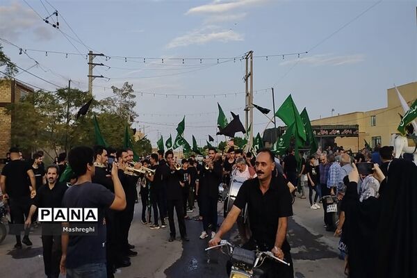 مراسم آیینی پرچم بدستان و بیرق‌داران ندای محرم نوش‌آباد