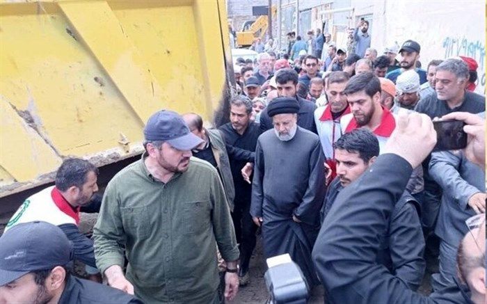 حضور آیت‌الله رئیسی در مناطق سیل‌زده فیروزکوه