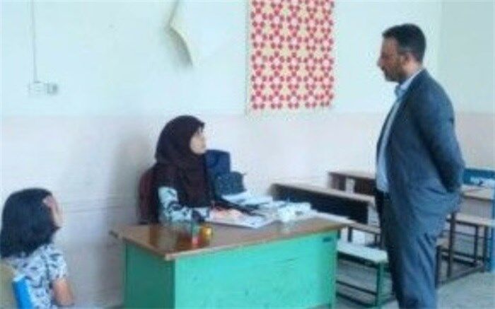بازدید مدیر آموزش و پرورش اسلامشهر از روند برگزاری کلاس‌های تعمیق و تثبیت یادگیری