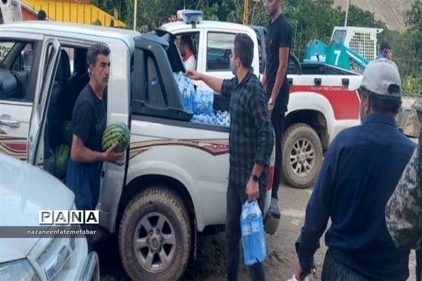 کمک به سیل‌زدگان توسط مردم جهادگر فیروزکوه