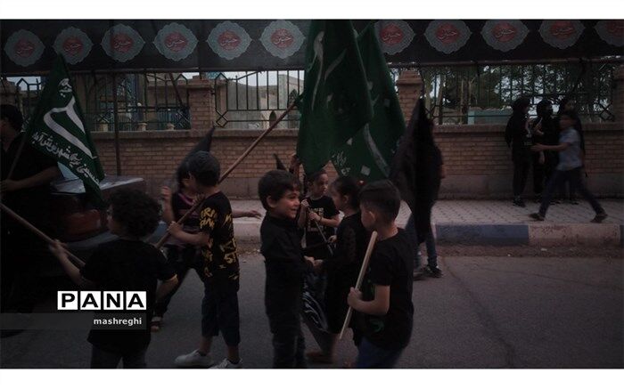 برگزاری مراسم آیینی پرچم به‌دستان و بیرق‌داران ندای محرم  نوش‌آباد/  فیلم