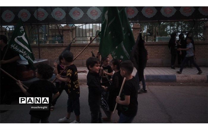 برگزاری مراسم آیینی پرچم به‌دستان و بیرق‌داران ندای محرم  نوش‌آباد/  فیلم