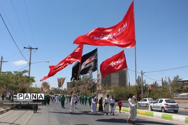 حرکت کاروان نمادین نینوا در بیرجند