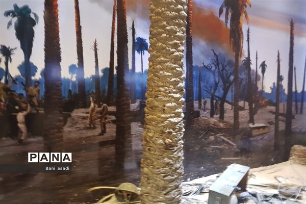 بازدید دانش‌آموزان دختر منطقه ۱۳  از موزه ملی دفاع مقدس