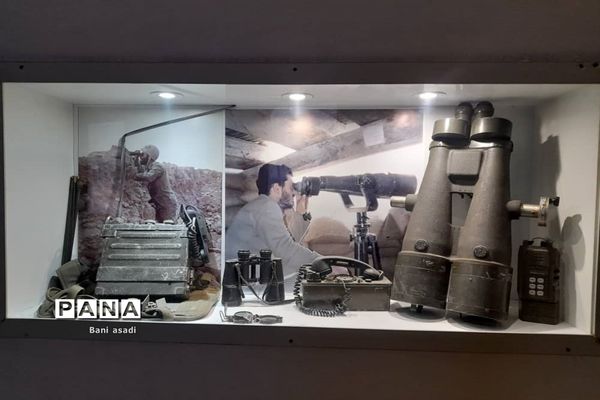 بازدید دانش‌آموزان دختر منطقه ۱۳  از موزه ملی دفاع مقدس