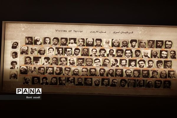 بازدید دانش‌آموزان دختر منطقه ۱۳  از موزه ملی دفاع مقدس