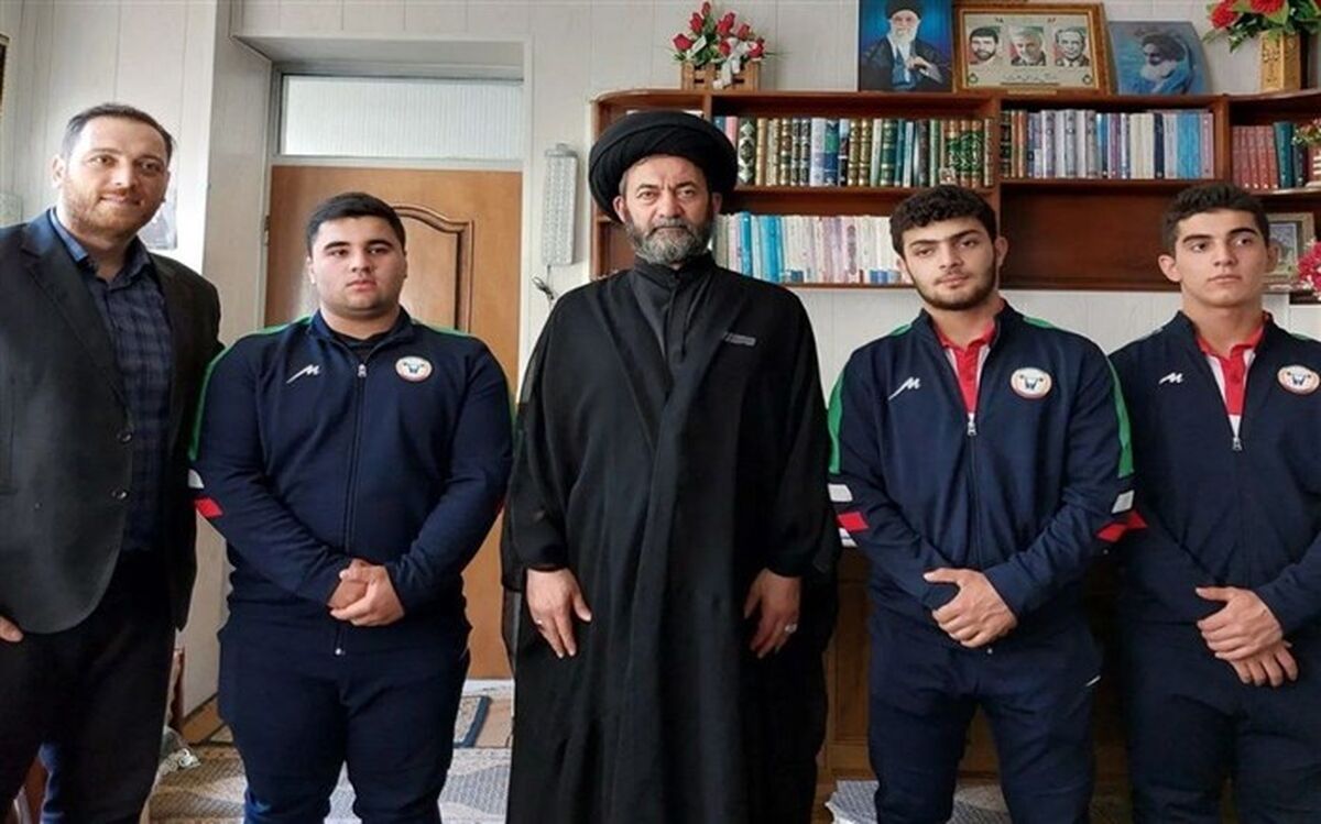 دیدار امام جمعه اردبیل با با قهرمانان وزنه‌برداری اردبیل