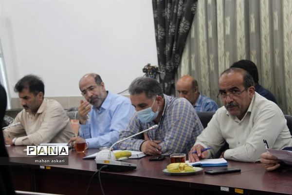 نشست مدیران مدارس متوسطه اول در گلوگاه