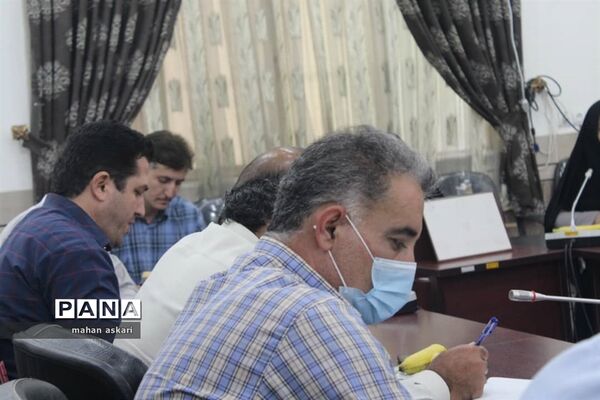 نشست مدیران مدارس متوسطه اول در گلوگاه