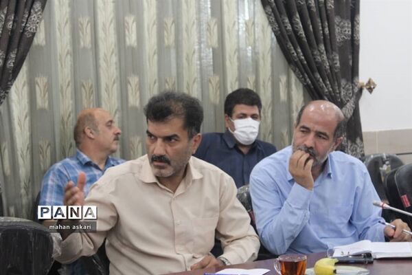 نشست مدیران مدارس متوسطه اول در گلوگاه