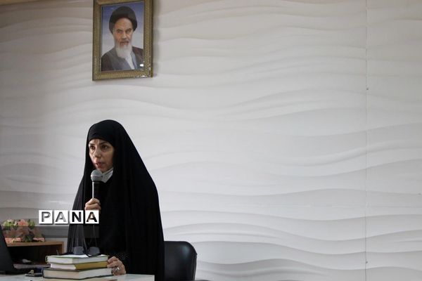 بازدید مسئولان سازمان دانش‌آموزی استان فارس از روند برگزاری همایش دختران بانوی بهشت