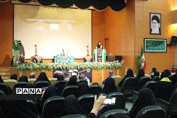 بازدید مسئولان سازمان دانش‌آموزی استان فارس از روند برگزاری همایش دختران بانوی بهشت