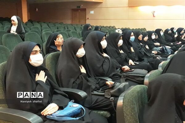 اجرای همایش دختران بانوی بهشت ویژه دانش‌آموزان عضو سازمان دانش‌آموزی در ناحیه یک شیراز